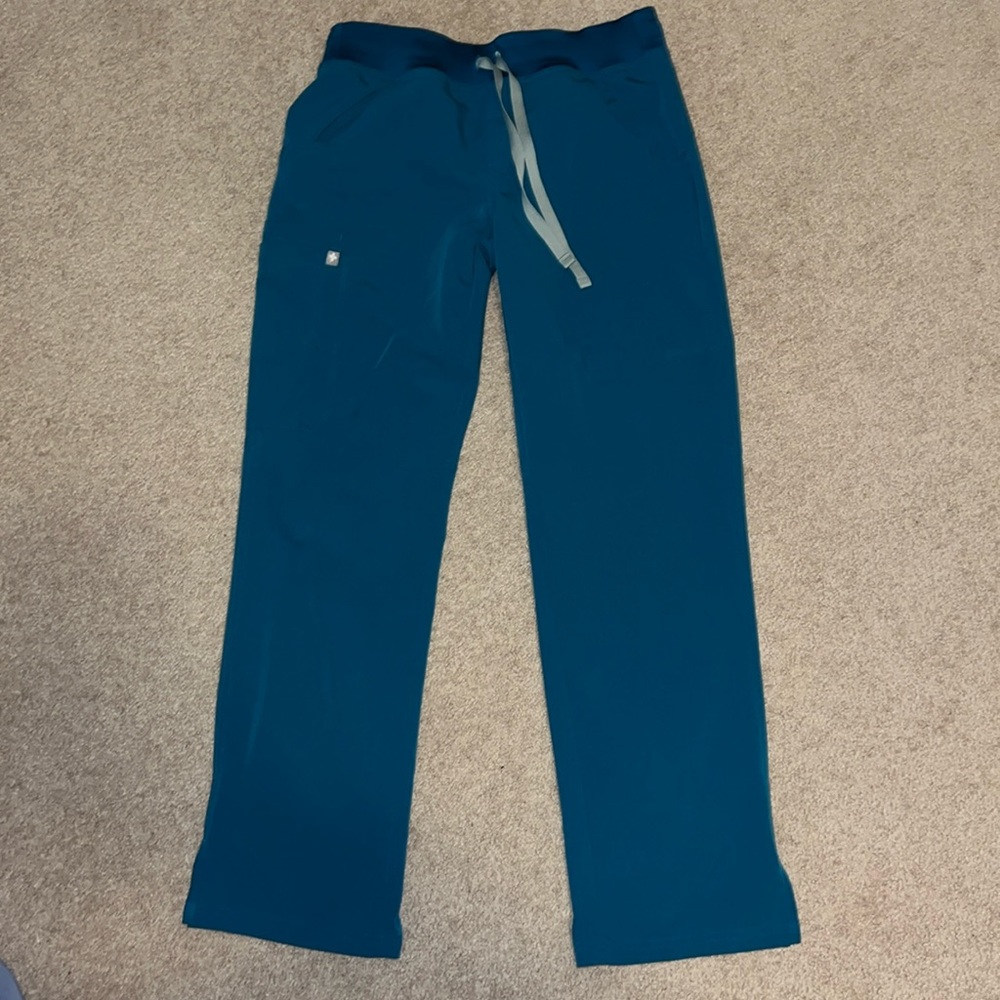 FIGS Kade scrub pants in Caribbean Blue